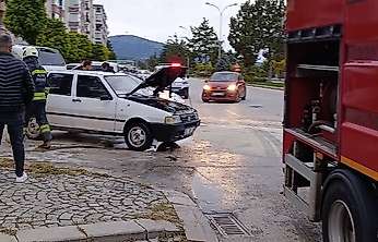 Konya'da trafikte yangın paniği! Otomobilden alevler yükseldi