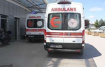 Konya'da yürekler ağza geldi! Motosikletten yola savruldu