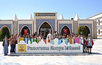 Konya'nın kalbinde ipucu avı: Ellerinde haritayla sokaklara döküldüler