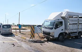 Konya yolunda feci kaza! Hafif ticari araçla kamyonet çarpıştı
