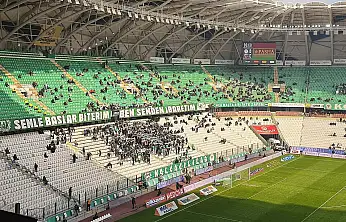 Konyaspor 3 üst tribünü kapattı