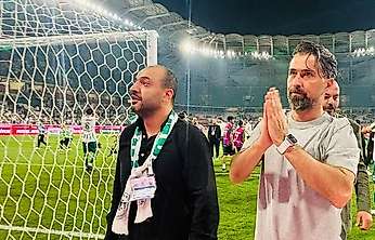 Konyaspor'da İlhan Palut, gözyaşlarını tutamadı