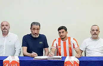Konyaspor'da yaprak dökümü: Genç futbolcu imzayı attı!