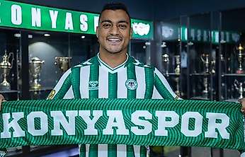 Konyaspor, Mostafa Mohammed'i renklerine bağladı