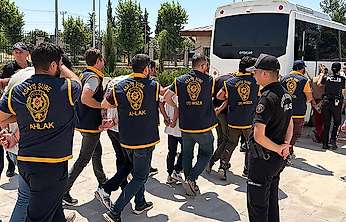 Milyonluk sahte bankacı şebekesine Konya dahil beş ilde darbe
