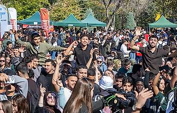 Selçuk Üniversitesinde binlerce öğrenci şenlikte buluştu