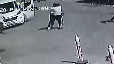 Konya'da dehşet anları kamerada: Silah ateş almayınca bıçaklandı