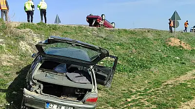 Konya'da feci kaza: 2 otomobil çarpıştı!