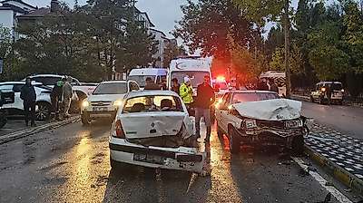 Konya'da feci kaza: Biri bebek 6 kişi yaralandı