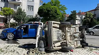 Konya'da feci kaza! İki otomobil çarpıştı
