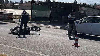 Konya'da feci kaza! Otomobilin çarptığı motosikletin sürücüsü ağır yaralandı