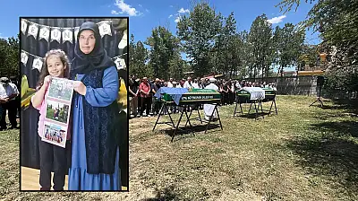 Konya'da feci kazada hayatını kaybeden anne ve kızı defnedildi