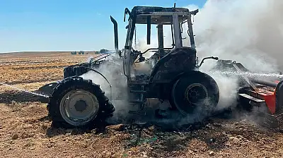 Konya'da traktör alevlere teslim oldu