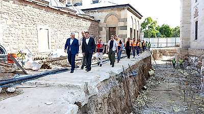 Konya Valisi Akın, Sultan Selim Camii'ndeki restorasyon çalışmasını inceledi