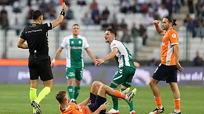 Konyaspor 3 kez kızardı!