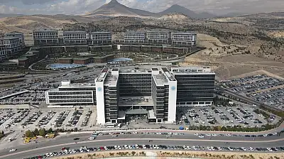 NEÜ Tıp Fakültesinden eğitimde büyük başarı