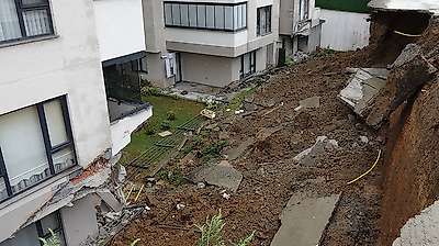 Trabzon'da sel felaketi: Araçlar sulara gömüldü binalar boşaltıldı