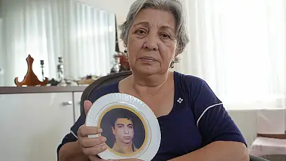Depremde kaybolan oğlunu bulmak için 18 mezar açtırdı