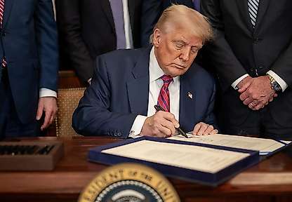 Trump, Rusya ve İran'a yönelik yaptırım yasa tasarısını onayladı