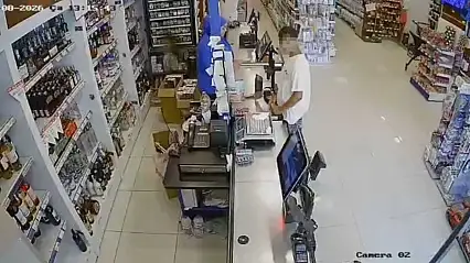 Akıllara durgunluk veren olay! Marketi soyup içinde çocuk olan aracı çaldı