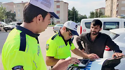 Düğün konvoyunda havalı korna çalan sürücüye ağır ceza kesildi