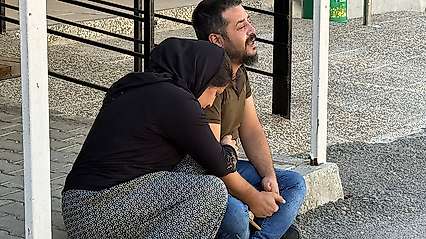 Geri manevra can aldı: Acılı babanın cenazedeki feryatları yürek yaktı