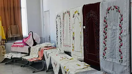 Karapınar'da el emeği göz nuru sergi