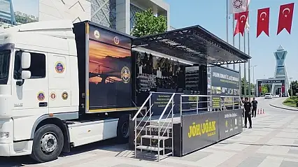 Konya'da bulunan JÖAK Tırı ilgi görüyor