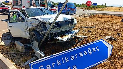 Konya'da can pazarı! Otomobiller kavşakta çarpıştı, çok sayıda yaralı var