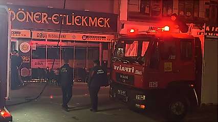 Konya'da etliekmekci bacasında çıkan yangın panikletti