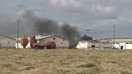 Konya'da korkutan yangın! Patlayan havai fişekler panik saçtı