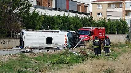 Konya'da servis ile otomobil kazasında yürekler ağza geldi