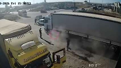 Konya'da tırın altında tamirat yaparken patlama yaşandı!