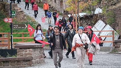 Konya Sille'de bayraklarla Cumhuriyet yürüyüşü gerçekleştirildi