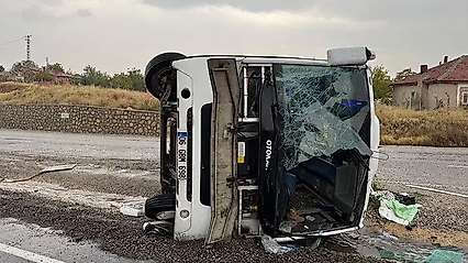 Konya yolunda can pazarı! İşçi servisi devrildi, çok sayıda yaralı var