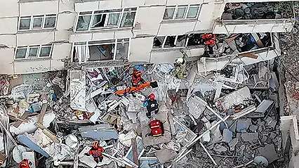 Maltepe'de bina çöktü, kurtarılan kişi yaşadıklarını anlattı!