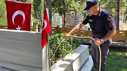 Seydişehir'de şehit mezarlarında anlamlı çalışma