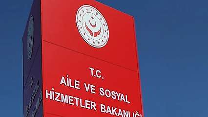 Sosyal medya fenomeni çocuğunun sünnet görüntülerini paylaştı! Bakanlık harekete geçti