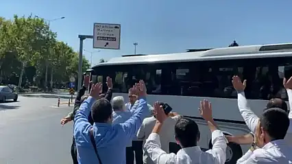 Süleymancıların lideri Alihan Kuriş'in cezaevine sevki sırasında dikkat çeken anlar