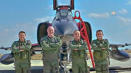 Türk ve İngiliz Generalleri Konya'da uçuş yaptı
