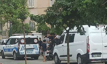 Annesiyle tartışırken havaya ateş açtı, balkondaki kadını vurdu