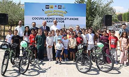 Konya'da 116 bin çocuk camiyle ve bisikletle buluştu