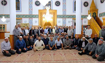 Konya'da 'Cuma Gecesi Ailecek Camideyiz' programları sürüyor