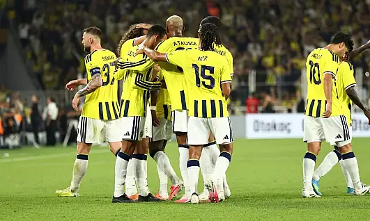 Fenerbahçe 2-0'la avantajı yakaladı