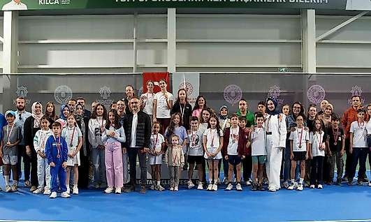 Karatay'da 29 Ekim Tenis Turnuvası sona erdi