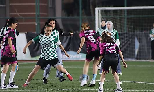 Konya'da 'Kız Çocukları Günü' için kadın futbol maçı düzenlendi