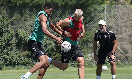 Konyaspor savunma ve hücum çalıştı