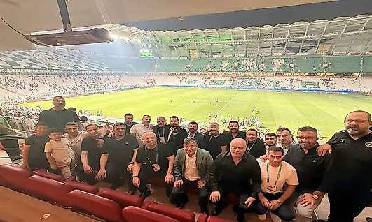 Konyaspor yönetiminden zafer fotosu!