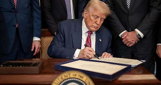 Trump, Rusya ve İran'a yönelik yaptırım yasa tasarısını onayladı