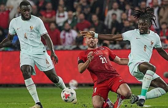 A Milliler, Fransa'ya mağlup oldu